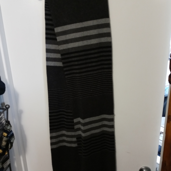 🌇🆕APT. 9 DESIGNER SCARF 10"×80"🛩🚂 - Picture 4 of 16